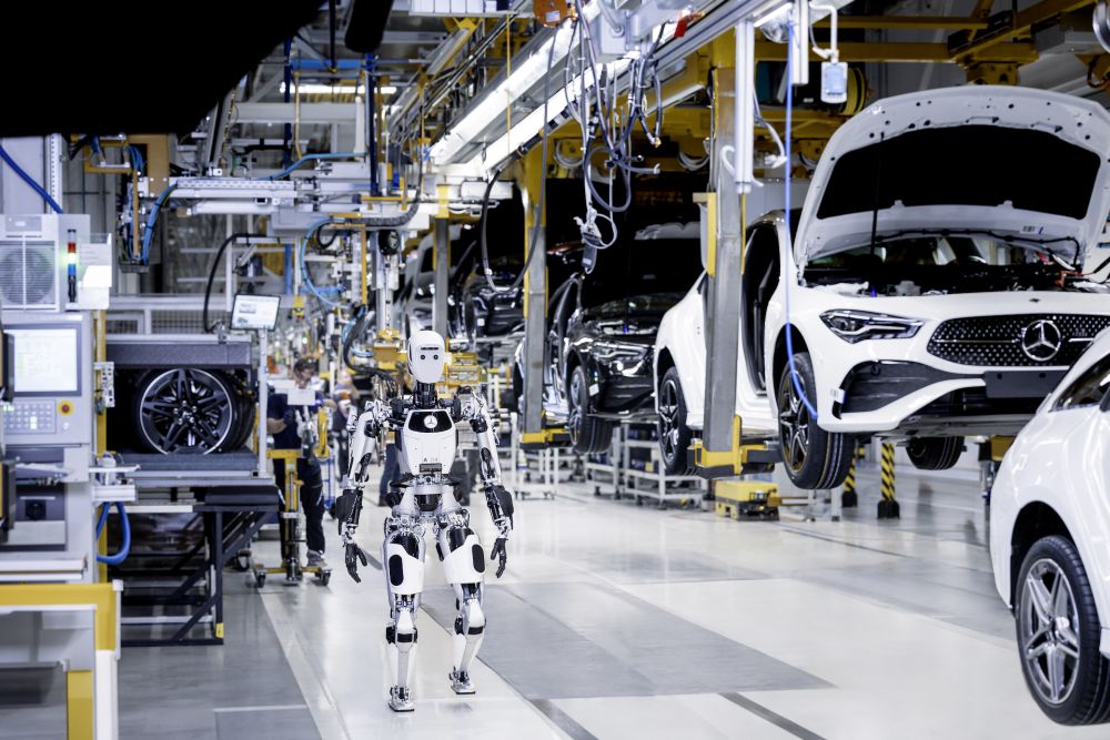 Apollo humanoid robot in Mercedes-Benz factory.